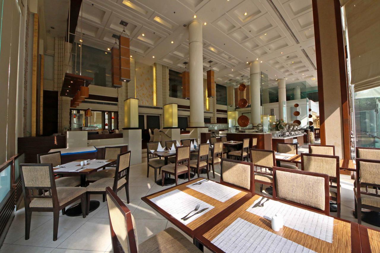 Nakhonratchasima The Imperial Hotel & Convention Centre Korat מראה חיצוני תמונה